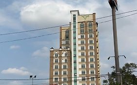 Private Studio Viana Court Service Apartment 3 With Private Parking